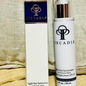 New in Box Light Day Sunscreen SPF 37 - White